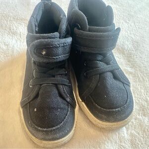 Children's Black High-Top Sneakers - Size: 7